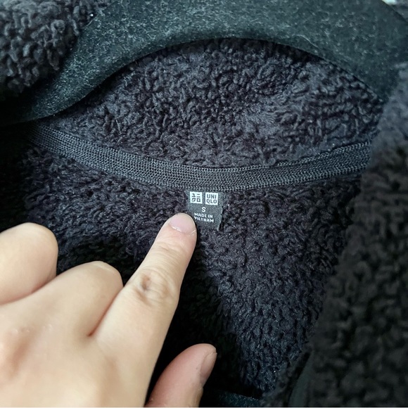 Uniqlo Fleece Jacket - Picture 5 of 9
